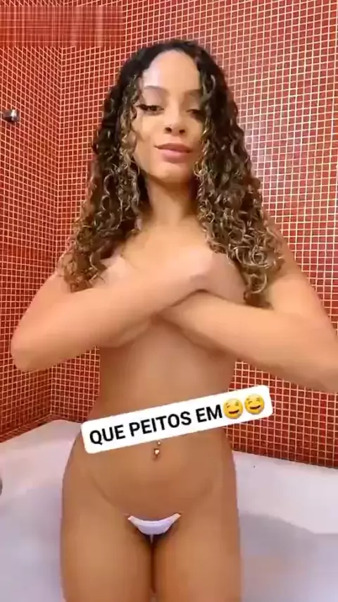 mostrando peitinho & mostrando o peitinho na escol ...| Kwai