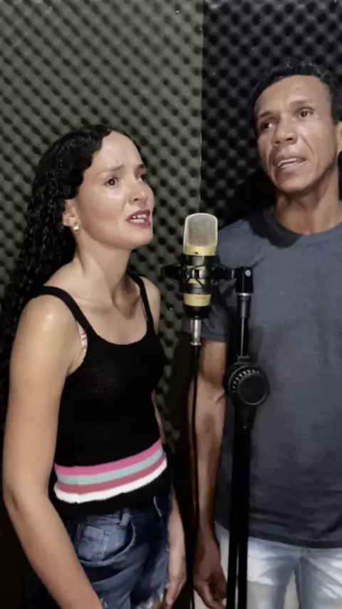 Naura Almeida & Banda - Termina Comigo Antes (Cover) [Ao Vivo em Paratinga]  