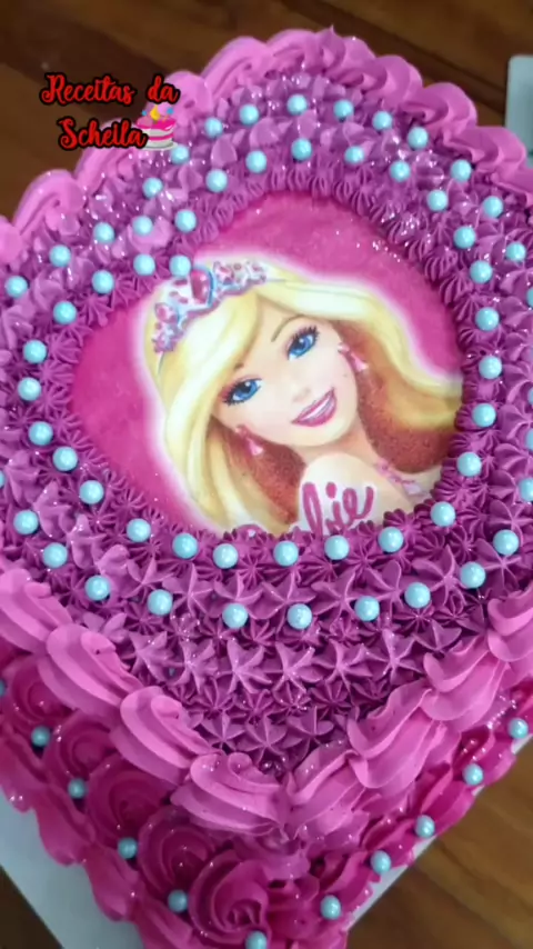 Rafaela justo on Instagram: Cake topper Barbie morena, no bolo da  @ketryn_cakes 🥳👏🏻