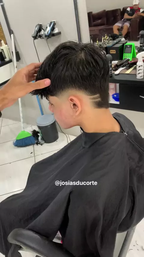 Corte moicano com listra 📏💈 #barber #barbershop #reguamaxina