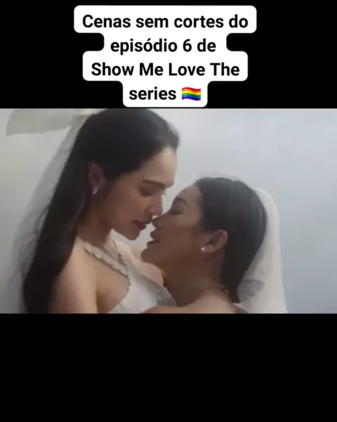 lesbian pee shower