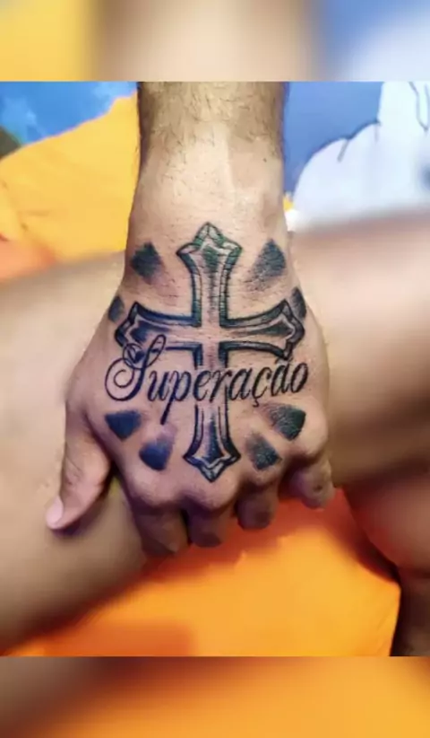 tattoo para mão masculina