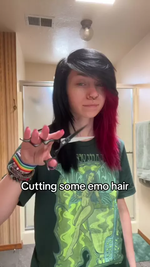 Como eu faço meu cabelo *EMO* 