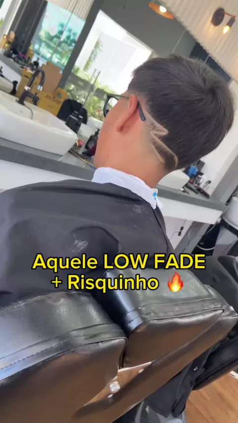 Degrade Baixo (LowFade) com risquinho Marshmello na Lateral