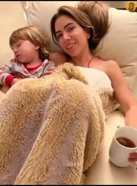 mostrando peitinho & patricia abravanel pagando pe ...| Kwai