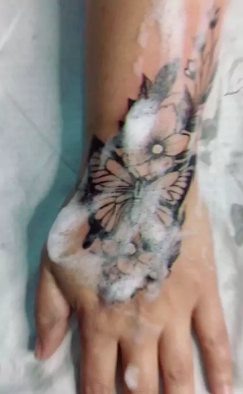 Borboleta na mão! #tattoo #tatuagem #borboleta #tatuagemborboleta