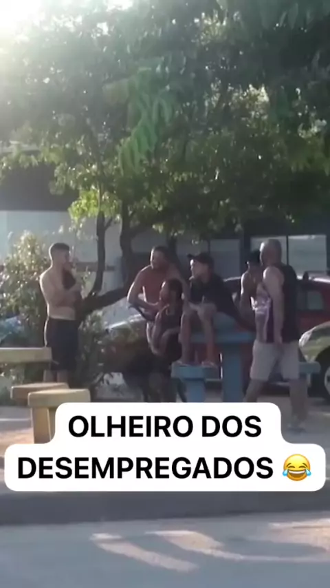 OLHEIRO DOS DESEMPREGADOS 