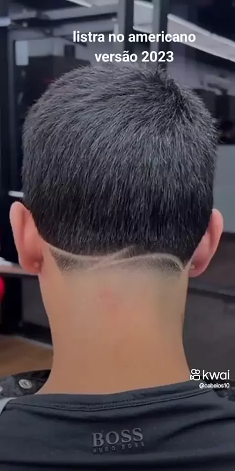 corte com listra no cabelo