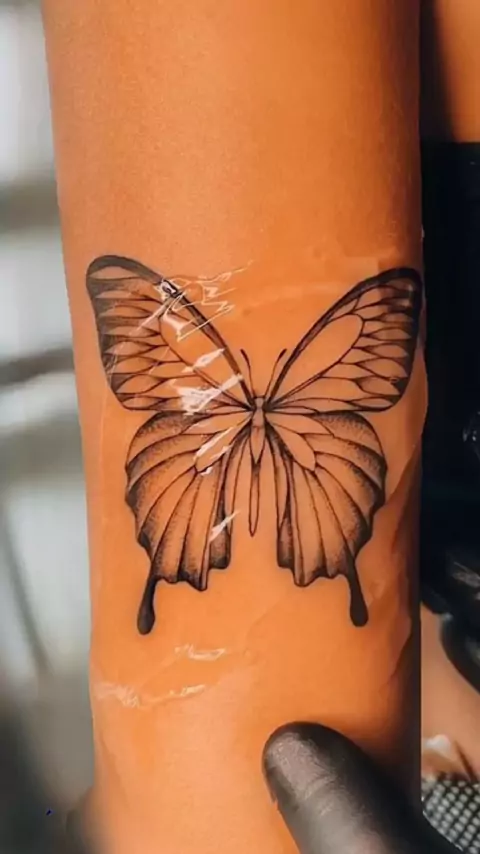 Borboleta na coxa - Tattoo