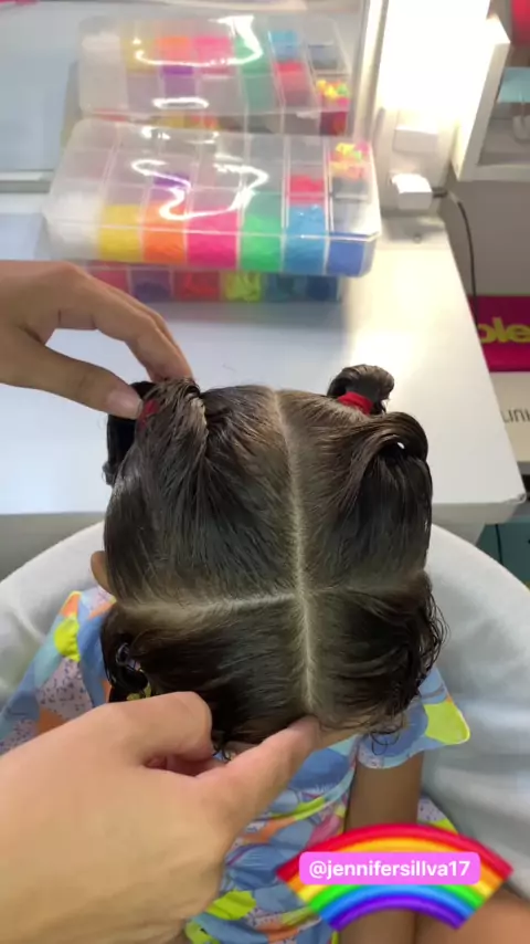 Penteado com elástico fácil 🤩 #penteadoinfantil #penteadofacil