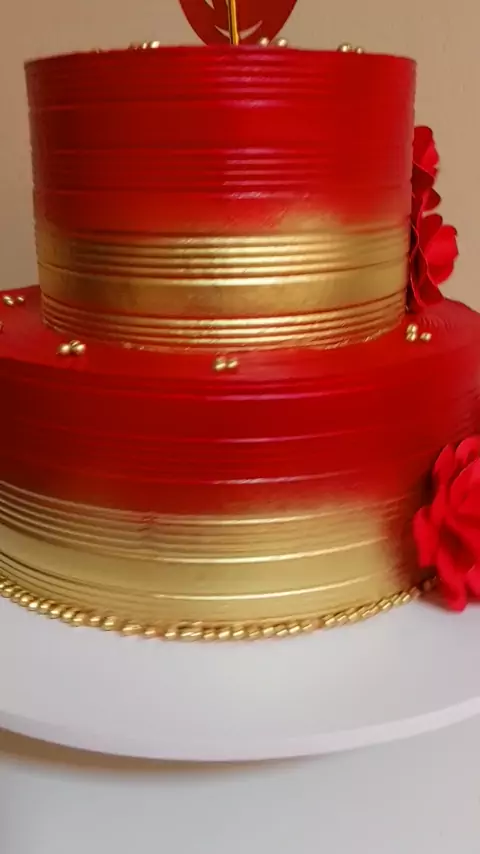 bolo de 2 andares vermelho