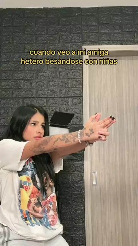 Ninas besandose
