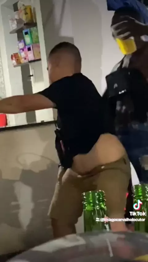 comendo cu do bebado