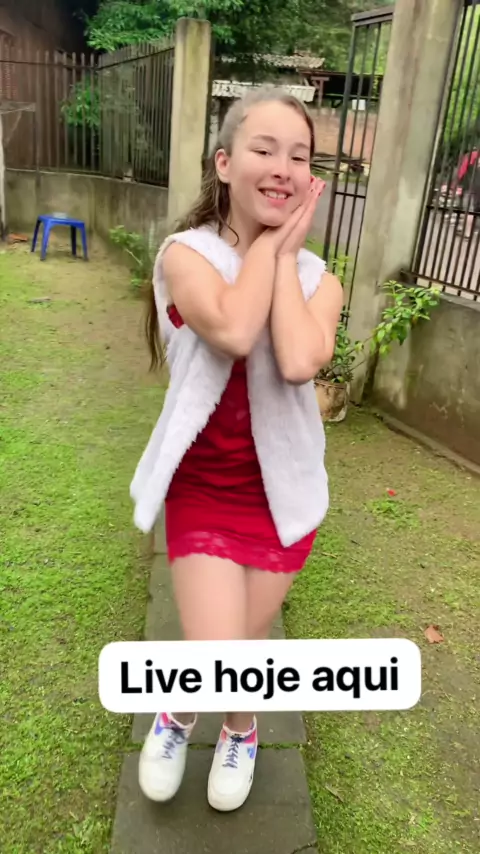 Caroliny deher do nascimento   